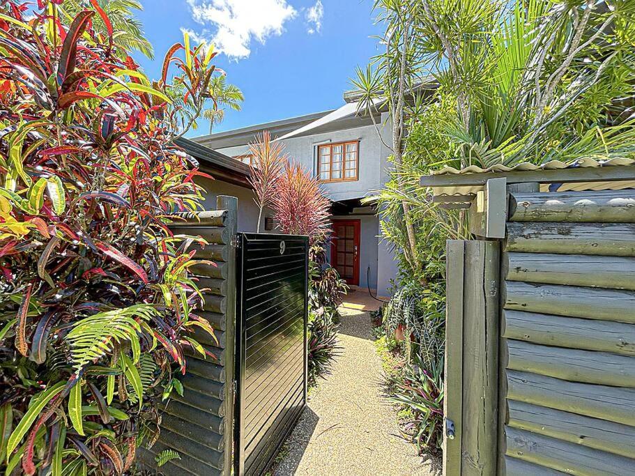 Villa Oasis, In Leafy Whitfield. Edge Hill Esterno foto